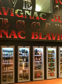 Caves Blavignac ChavornayLes frigos et le bureau