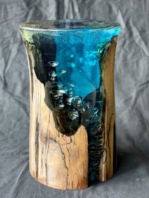 Bathroom seat in driftwood and epoxy resin