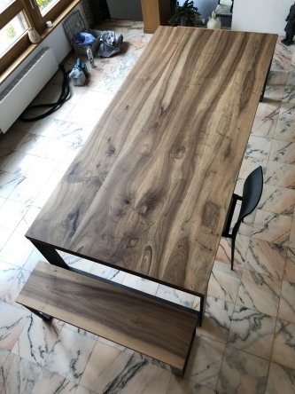 Big table in solid walnut